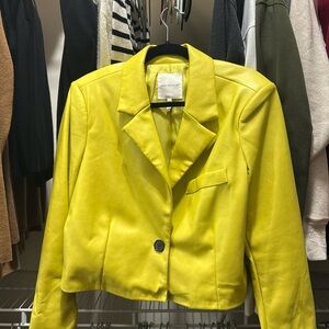 Avec les filles chartreuse cropped blazer